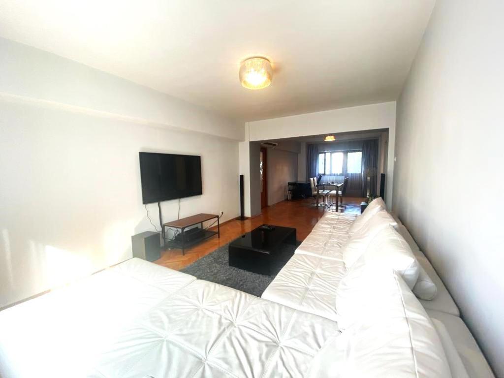 Romana 100 Sqm Deluxe Apartament Boekarest Buitenkant foto