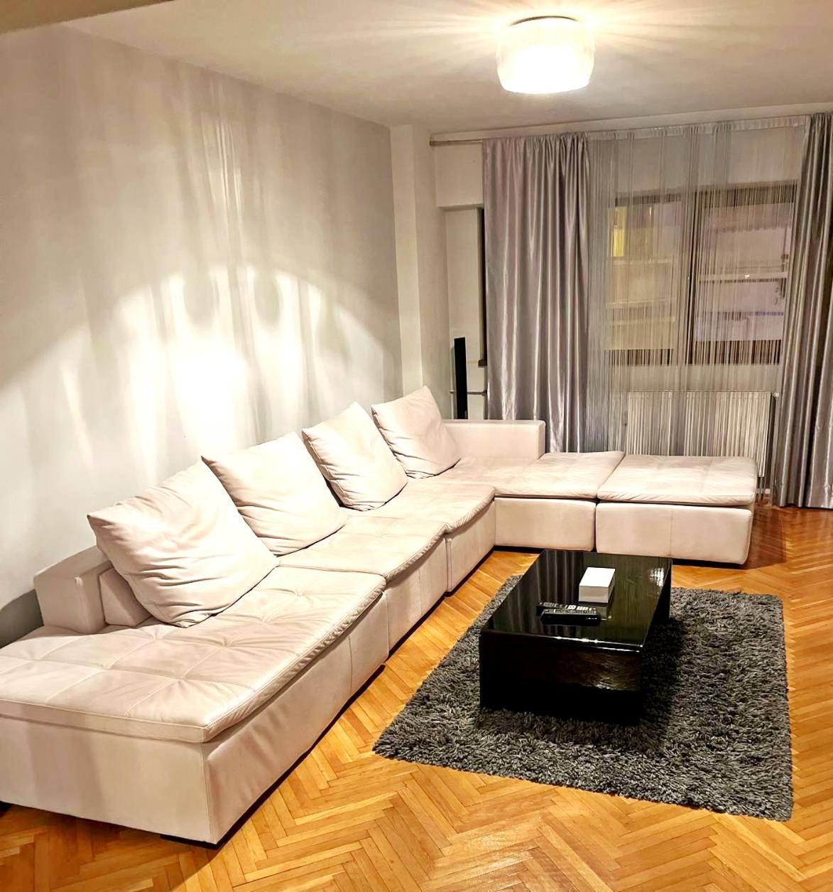 Romana 100 Sqm Deluxe Apartament Boekarest Buitenkant foto