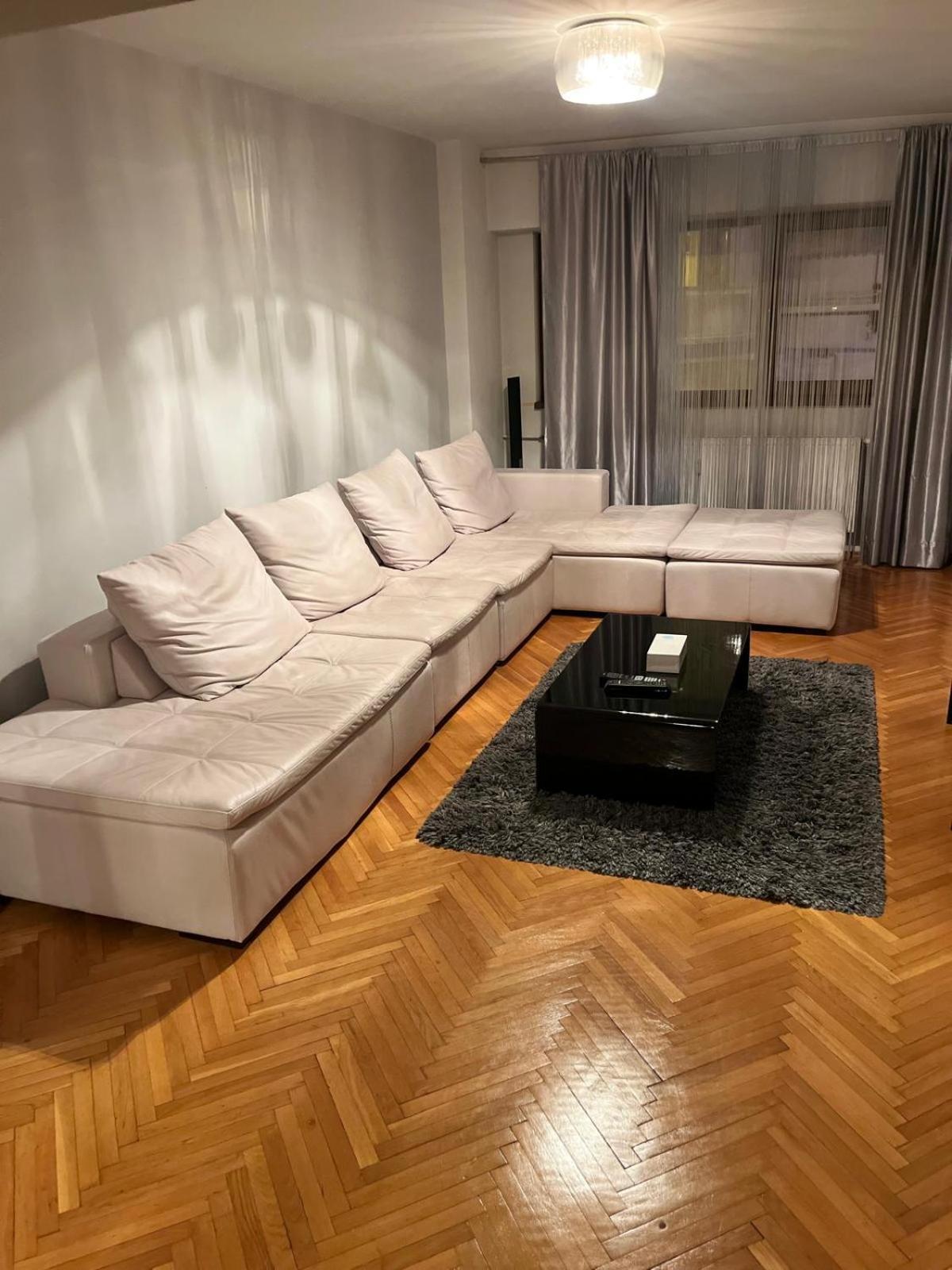 Romana 100 Sqm Deluxe Apartament Boekarest Buitenkant foto