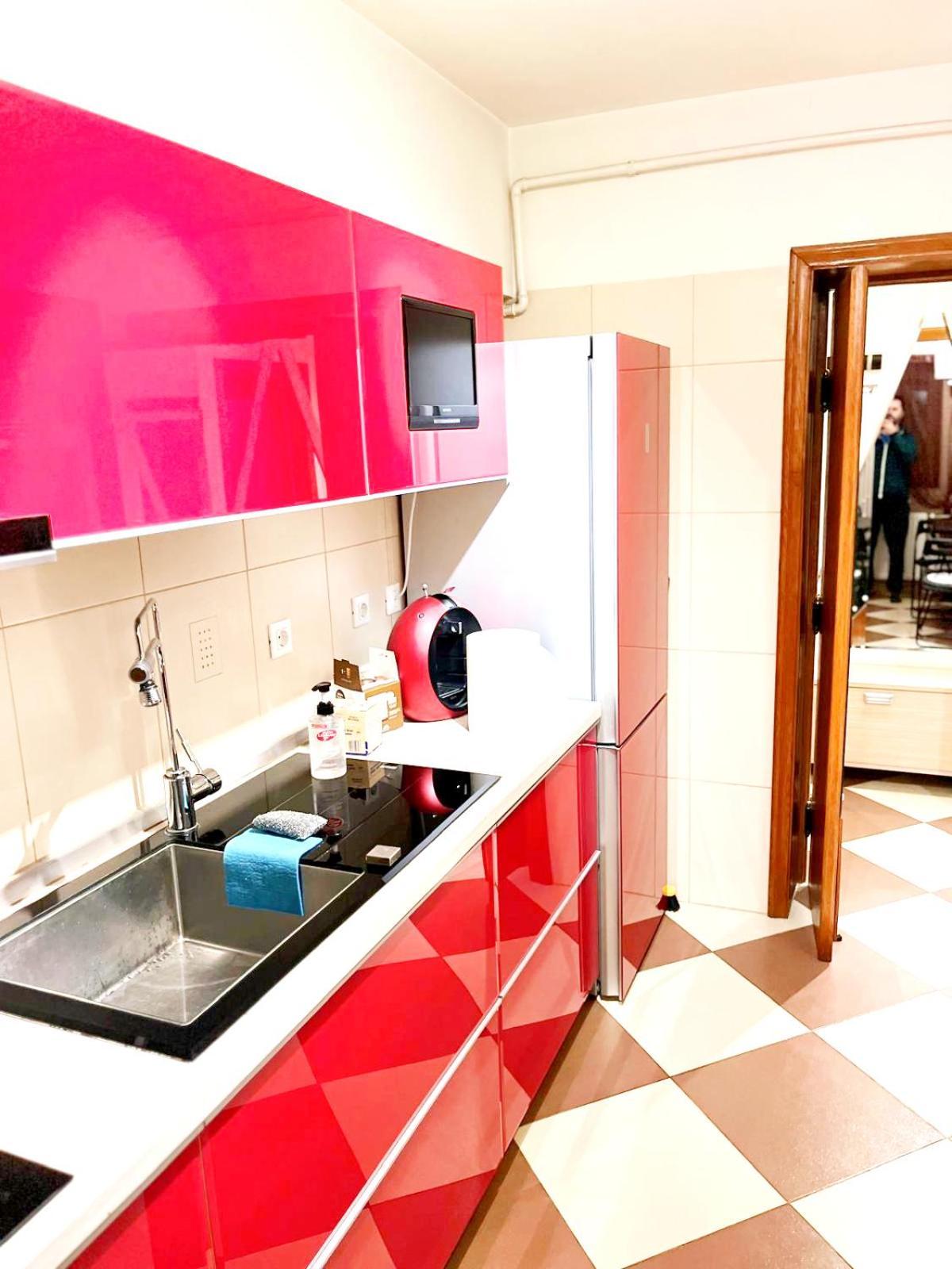 Romana 100 Sqm Deluxe Apartament Boekarest Buitenkant foto