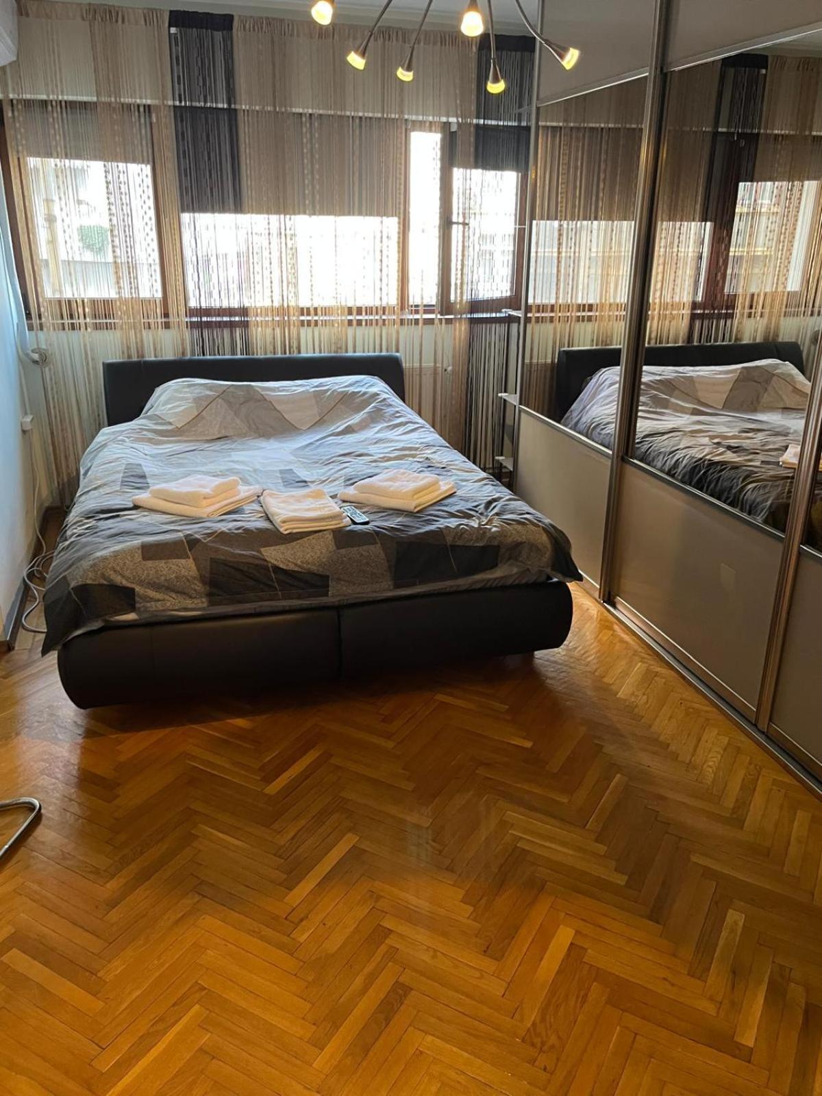 Romana 100 Sqm Deluxe Apartament Boekarest Buitenkant foto