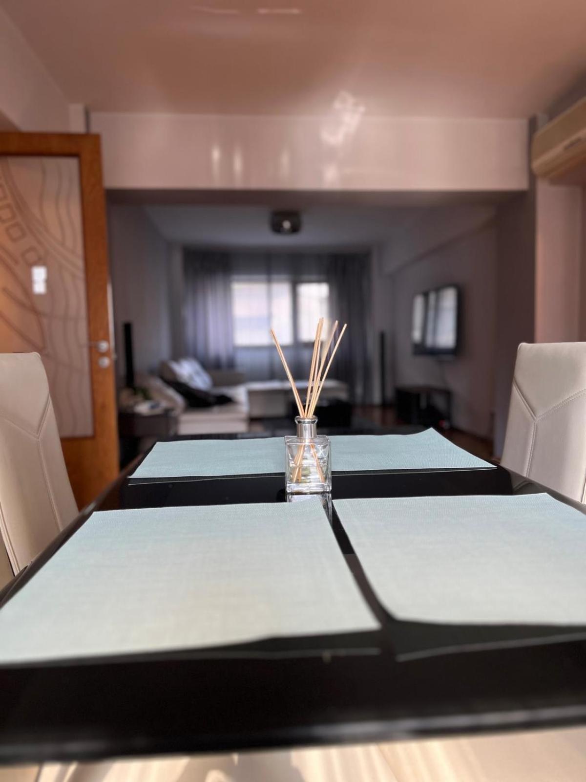 Romana 100 Sqm Deluxe Apartament Boekarest Buitenkant foto